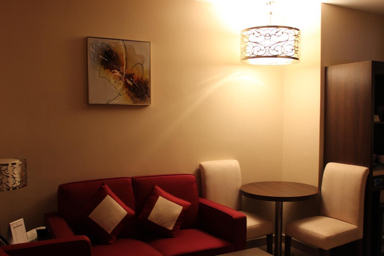 Home Inn Hotel Suites Αλ Κομπάρ Εξωτερικό φωτογραφία