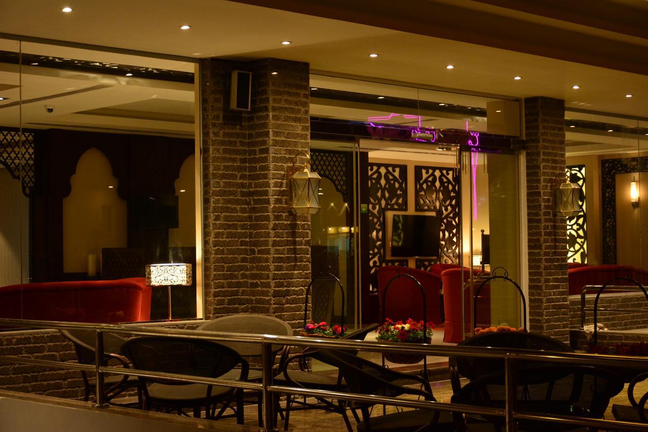 Home Inn Hotel Suites Αλ Κομπάρ Εξωτερικό φωτογραφία