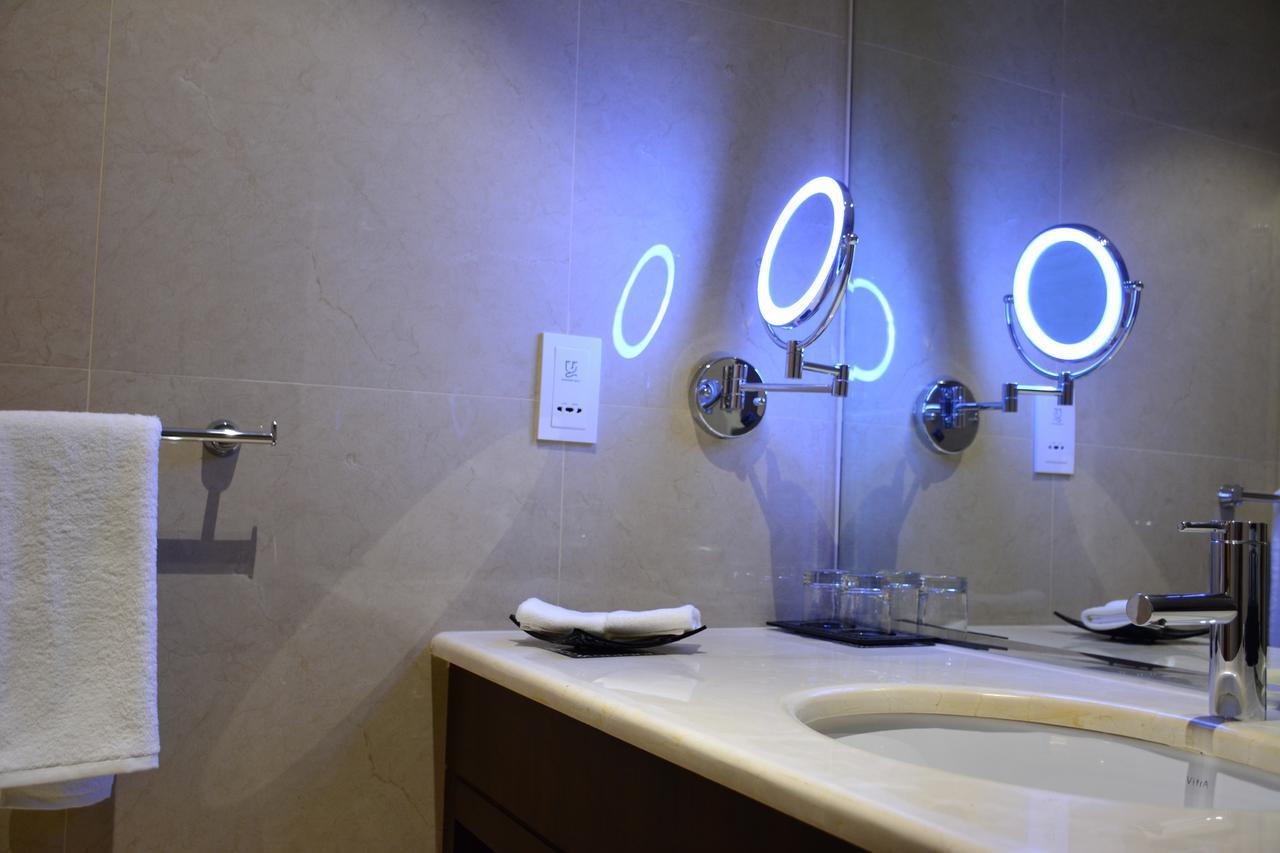 Home Inn Hotel Suites Αλ Κομπάρ Εξωτερικό φωτογραφία